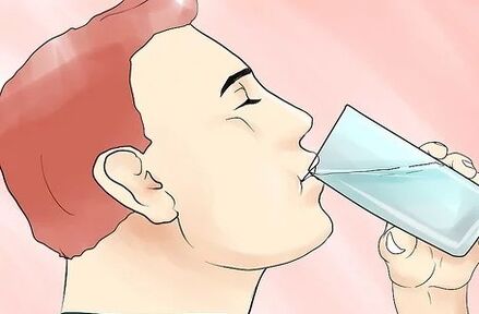 Пийте много вода, за да изтеглите токсините