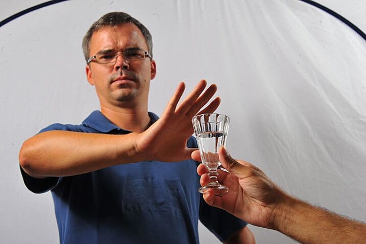 Спирането на алкохола е начин да спрете да пиете сами